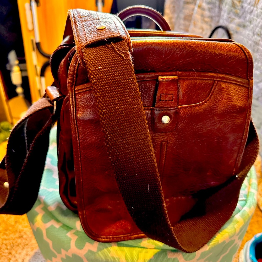 Genuine leather Ellington handbag